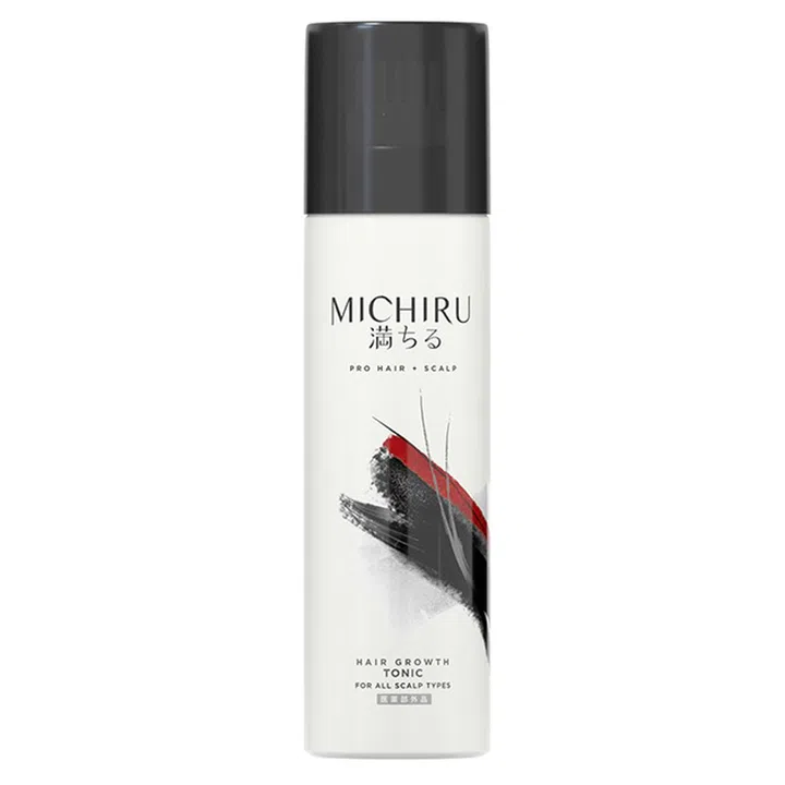 来自日本的护发品牌Michiru，推出的一系列抗脱发产品中就包括这款适合天天使用的抗脱发精华。当中所有成分皆严选自日本，独特的“多脚式”按摩棒头设计，只要贴着头皮按压，就能将精华挤出。冰冰凉凉的触感，用在油腻的头皮上感觉特别轻爽，小编相当推荐哦！