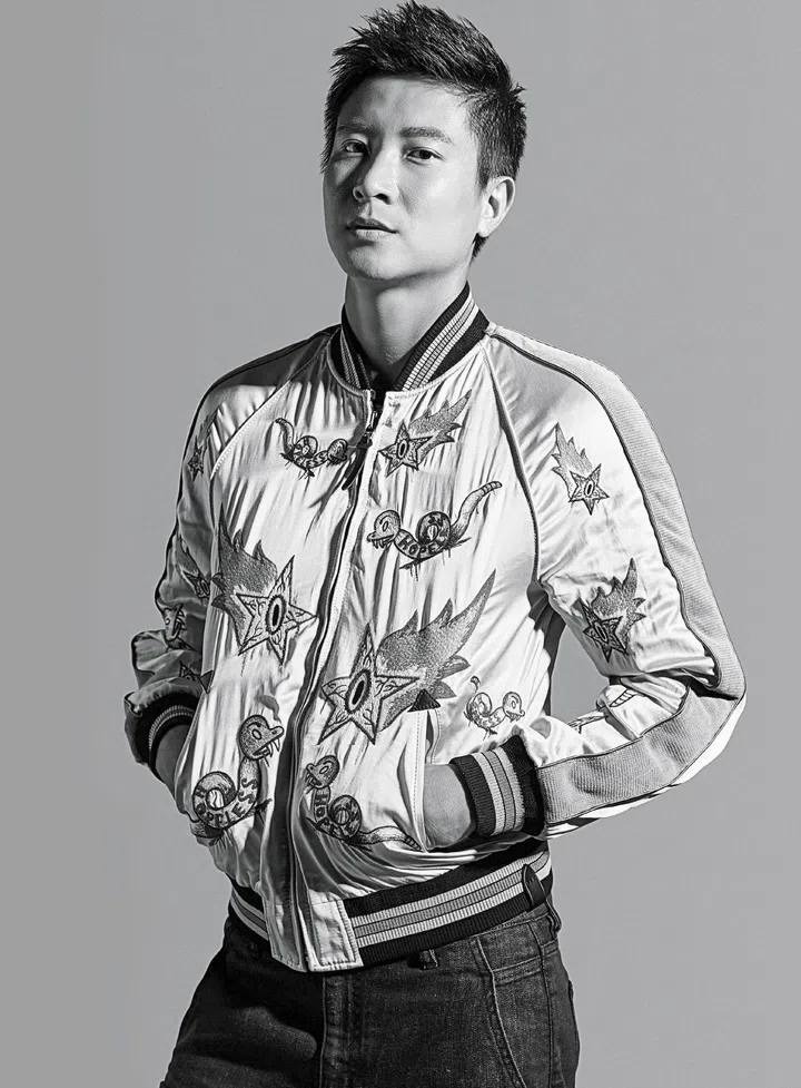 Q: 有什么想提醒女人注意的事？A: 不要太沉迷社交媒体。别人的“likes”不该比身边的人更重要。