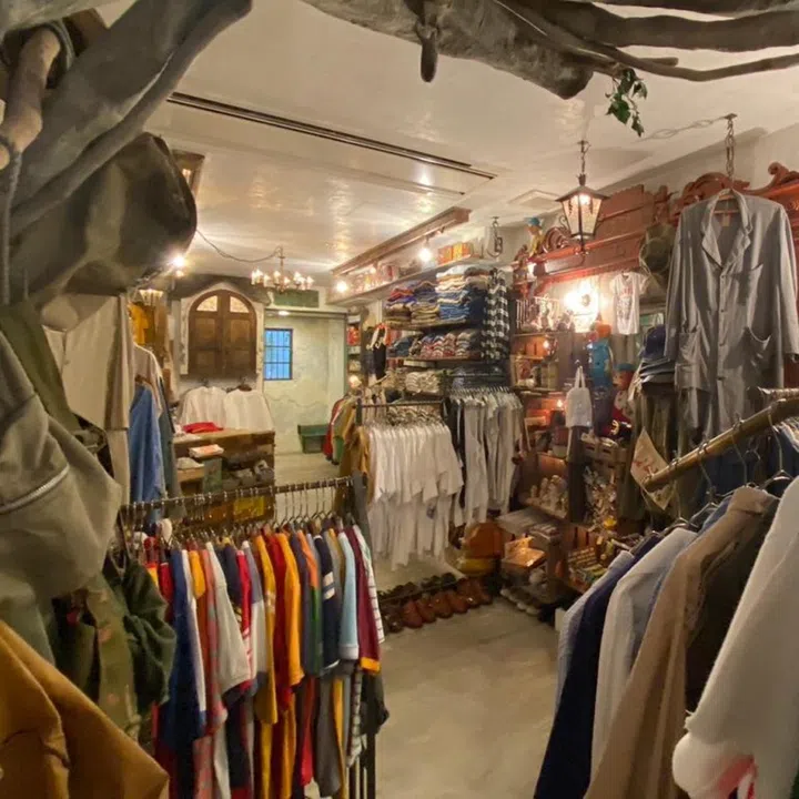 图：Bozo Used & Vintage Clothing