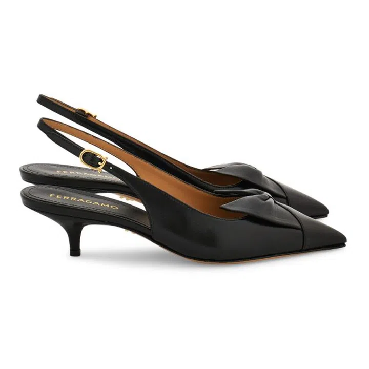 Ferragamo皮革露跟高跟鞋（价格未定）