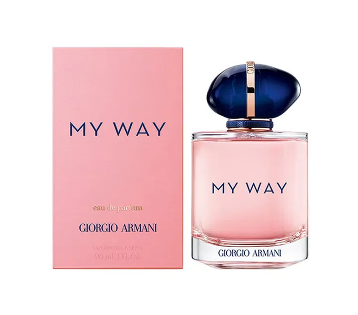 活着，就是为了自己！Giorgio Armani My Way香氛完全以新世纪女性为设计蓝本，主张每个人都是最特别的存在。香氛以白花为主调，不规则的瓶盖设计，更凸显它（及所有人）的独特性。另一最大特点即它用完后还可再补充，符合现代人讲究环保的新概念。