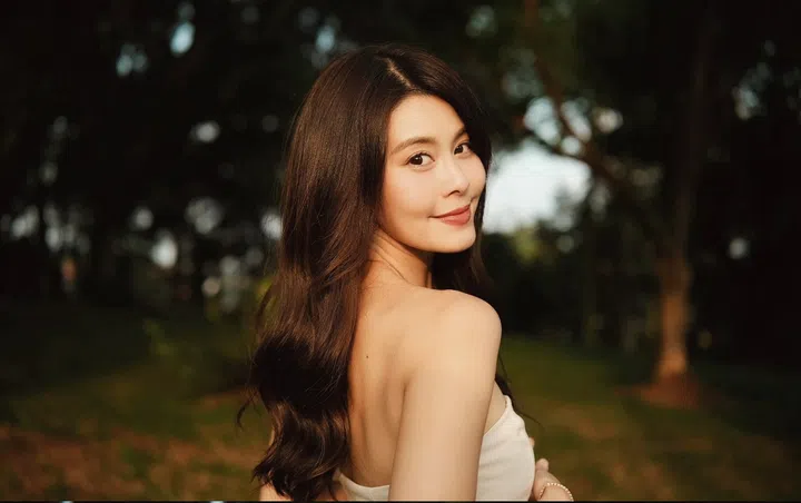 陈楚寰的美容保养还包括每天花时间自我反思，给心灵做‘排毒’，让自己更有力量传递正能量。