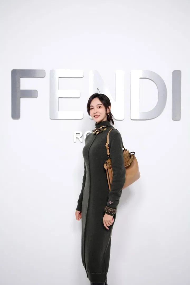 MILAN, ITALY - SEPTEMBER 17: (EDITORS NOTE: This image has been retouched) Yan Tang is seen arriving at the Fendi fashion show during Milan Fashion Week Womenswear Spring/Summer 2025 on September 17, 2024 in Milan, Italy. (Photo by Daniele Venturelli/Getty Images for Fendi)