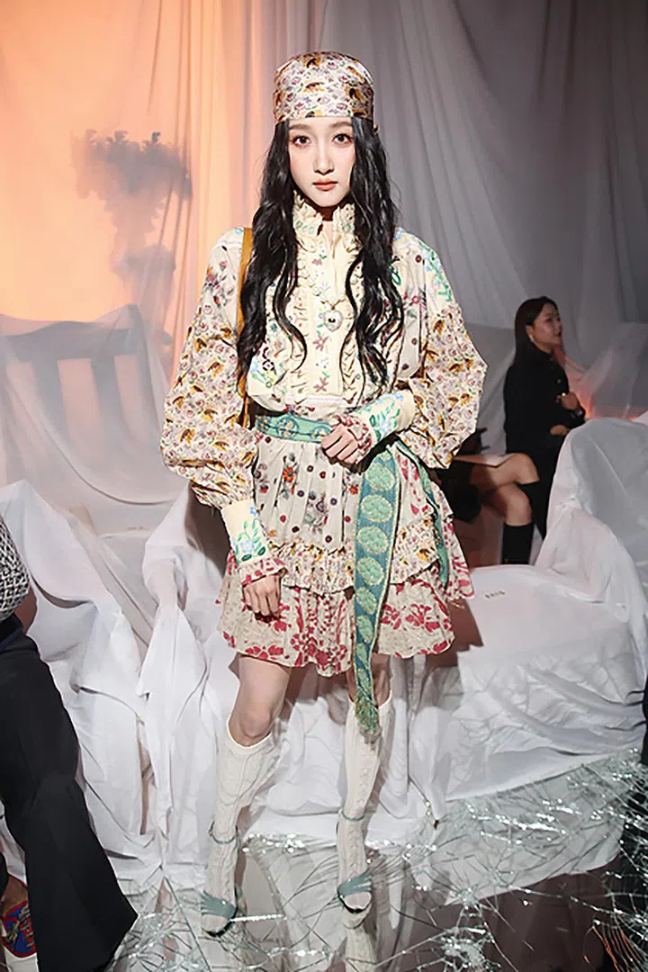 PARIS, FRANCE - SEPTEMBER 29: Guan Xiaotong attends Valentino Pavillon des Folies Show as part of the Paris Fashion Week on September 29, 2024 in Paris, France. (Photo by Daniele Venturelli/Getty Images for Valentino)