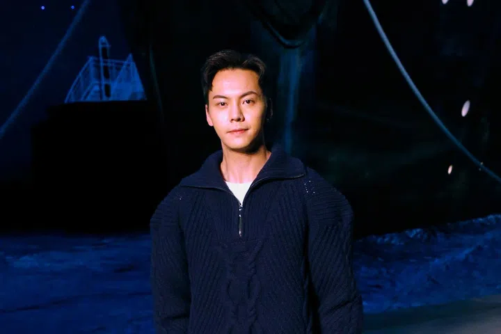 陈伟霆亮相 Chanel大秀，演绎品牌风格。