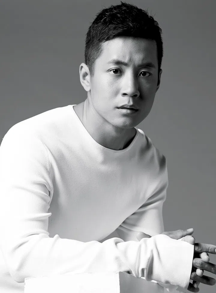 Q: 兴趣是？A: 烹饪。我喜欢做日式料理和很fushion的食物。我也在Youtube上教大家做菜，都是些看起来很难其实容易做的料理。目前是兴趣，而且我也挺喜欢拍视频。我的频道叫Cultlinary，感兴趣的话可以看看。