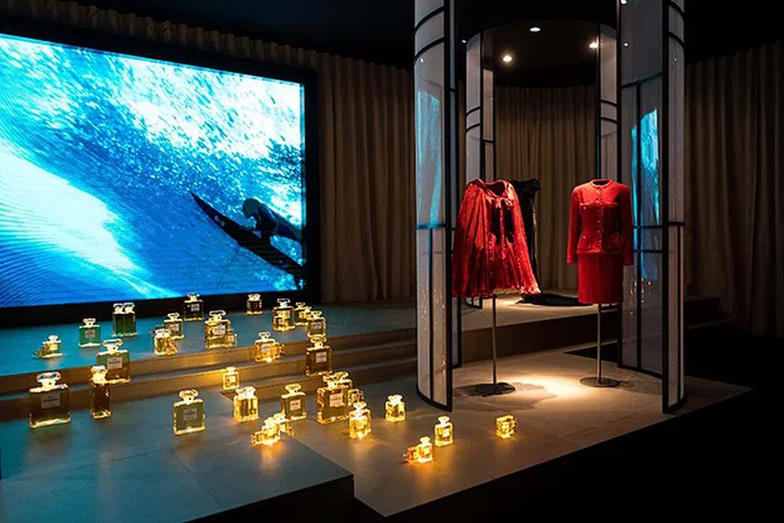 图 Edward Berthelot for Chanel Singapore