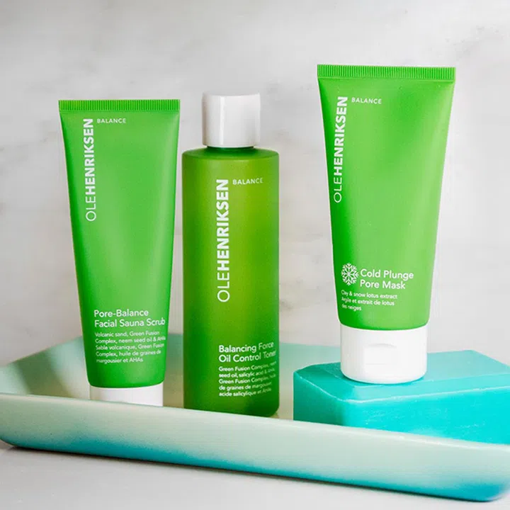 来自丹麦的知名美容品牌OLEHENRIKSEN，可是不少好莱坞女星们的爱牌哦！它采用天然植物精粹，所有产品皆具有舒心的天然芳香和质感，护肤的同时也能提升使用感。品牌早前进驻Sephora，当中的明星产品包括 Truth Serum 维C精华、Plunge Pore Remedy Moisturizer滋润霜等，可购于Sephora。