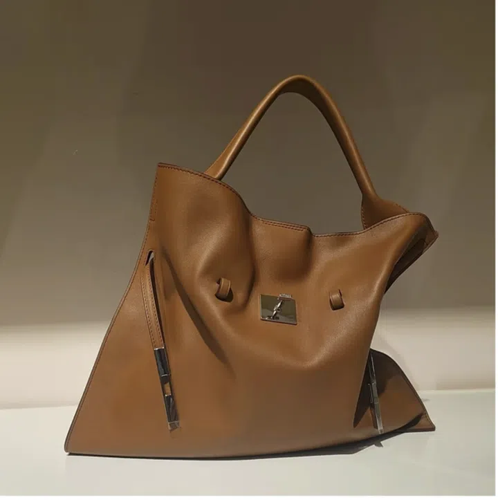 Rabeanco SAOI Belt皮革提袋 $510