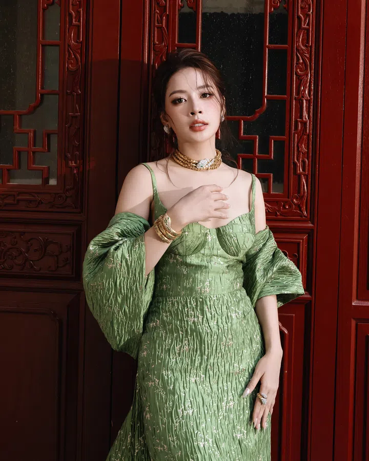 越南高人气女星Chi Pu出席2025 Bvlgari活动。