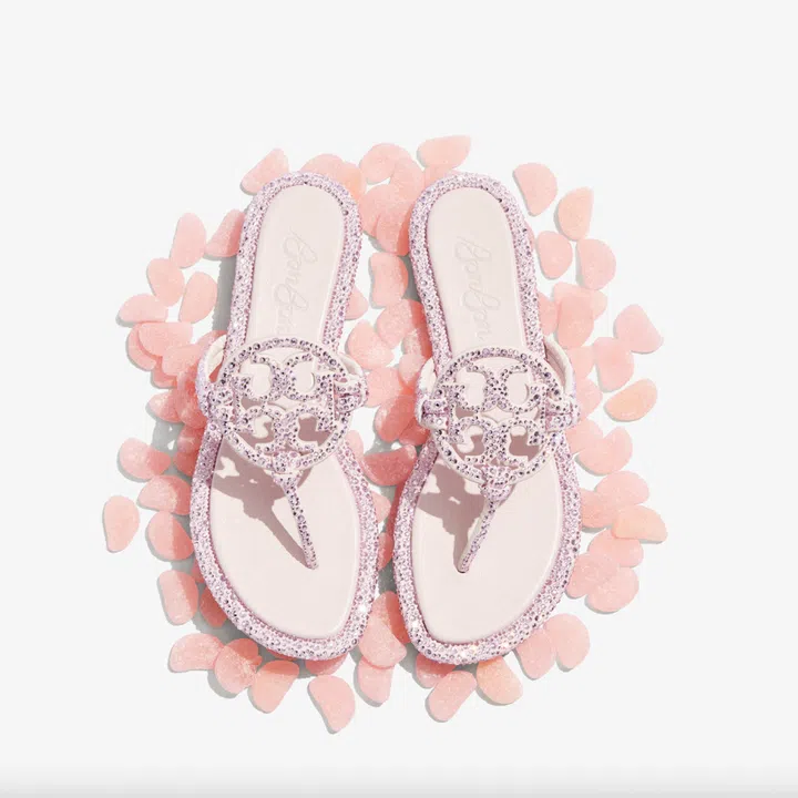 Tory Burch x BonBon Miller水晶缀饰凉鞋 $565（图：Tory Burch）