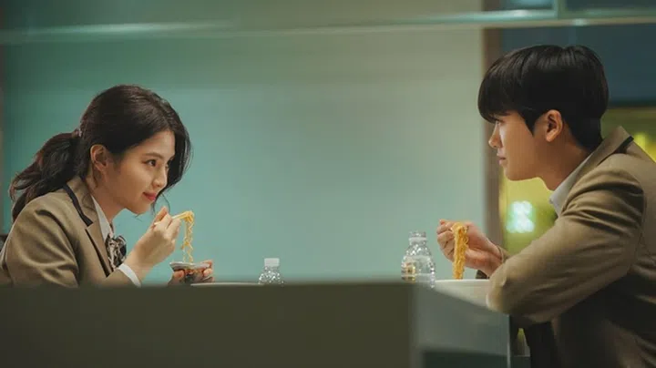 有的人对于爱情有很多标准，尤其是心动的感觉，可谁又能对一个人永远心跳100?插图：韩剧《原声带》