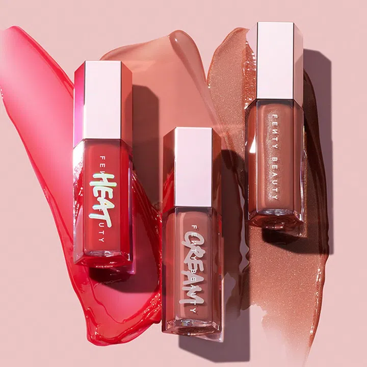 这可说是品牌经典的Gloss Bomb Universal Lip Luminizer唇蜜的"热辣版”。独特的Plump Job Complex含有姜根油、胡椒萃取、乳木果油等天然成分，轻易达到丰唇和润唇效果。