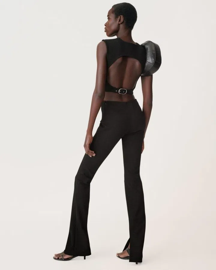 Zara 50周年系列短版上衣 $75.90，长裤 $119，手袋 $65.90，皮革高跟凉鞋 $119