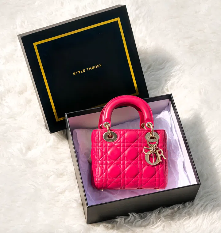 Style Theory也提供手袋租赁服务