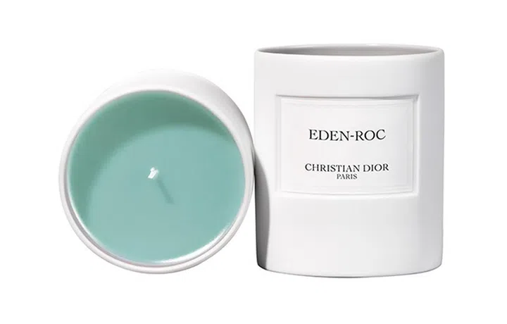 特别向法国蔚蓝海岸标志性酒店Hotel du Cap-Eden-Roc致敬的这款香薰蜡烛，以带有盐味的独特香气诠释海洋的气息，要你从气味中感受阳光沐浴下的海岸生活。