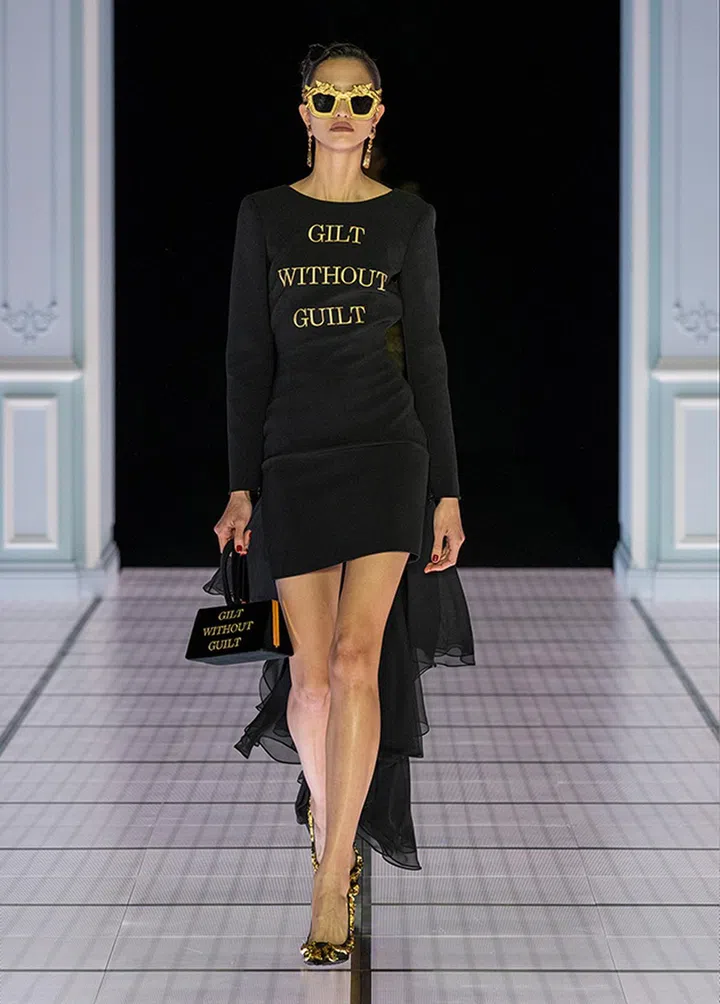 MOSCHINO A.W 22 (30)