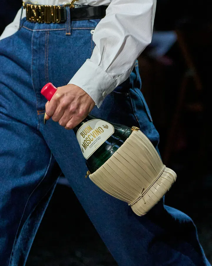 MOSCHINO:酷飒牛仔