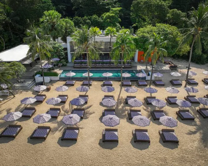 Burberry Launches First Ever Brand Takeover of Tanjong Beach Club in Singapore 1 - 5x4