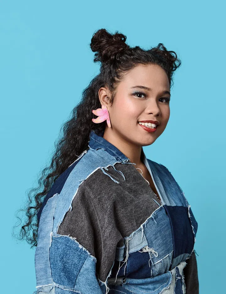 Commenhers 外套 (POA)，马甲为腰带 (POA)（图：《女友》拍摄）