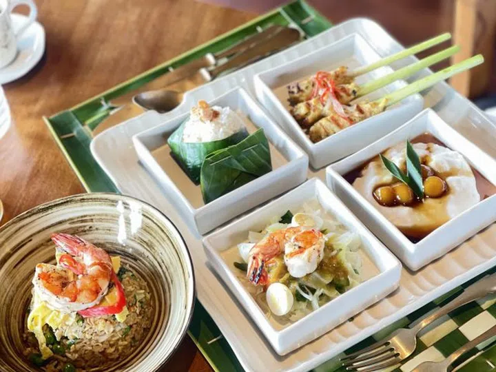 Sangkar餐厅的本地风味早餐（小编手机拍摄）