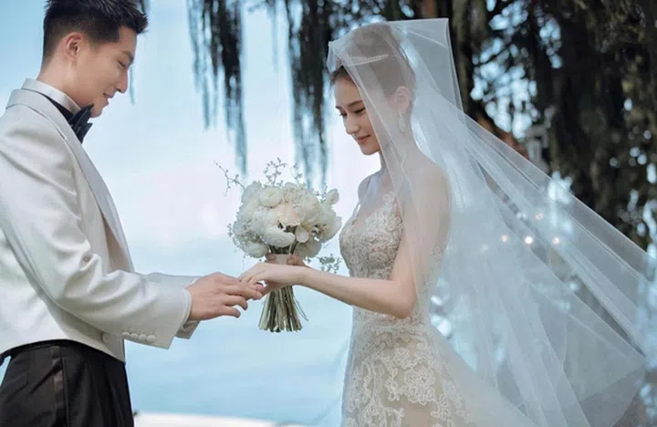 窦骁 何超莲 最美赌王千金 婚礼