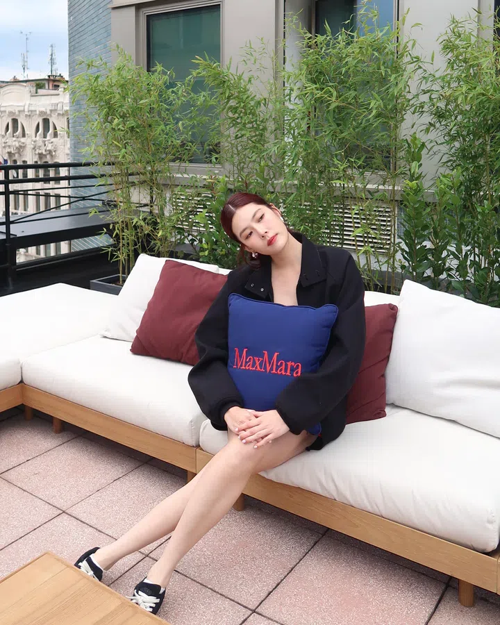 黄思恬（Carrie Wong）在米兰时装周也出席了Max Mara的2026春夏女装秀