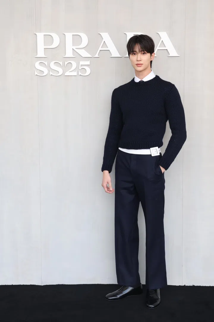 MILAN, ITALY - JUNE 16: (EDITOR’S NOTE: Image has been retouched at the request of the subject.) Byeon Woo-seok attends the Prada Spring/Summer 2025 Menswear Fashion Show on June 16, 2024 in Milan, Italy. (Photo by Vittorio Zunino Celotto/Getty Images for Prada)