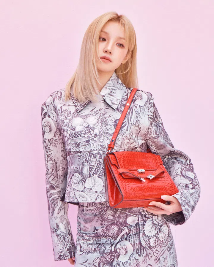 宋雨琦七夕形象照 tory burch