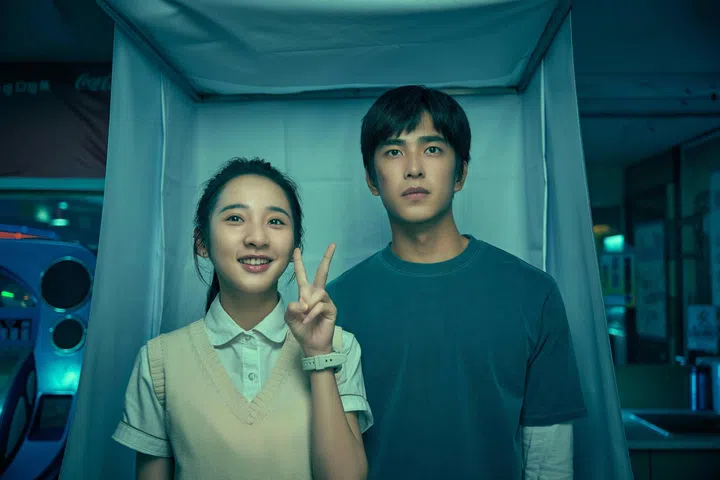 《如果我不曾见过太阳》抢先释出花絮，剧中李沐认与曾敬骅是命中注定。