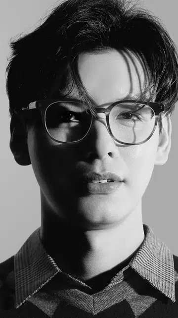 27岁的 Shi Song 并不特别追求“做眼镜”这件事，他真正看重的，是在店里与人产生的那些真实连结。