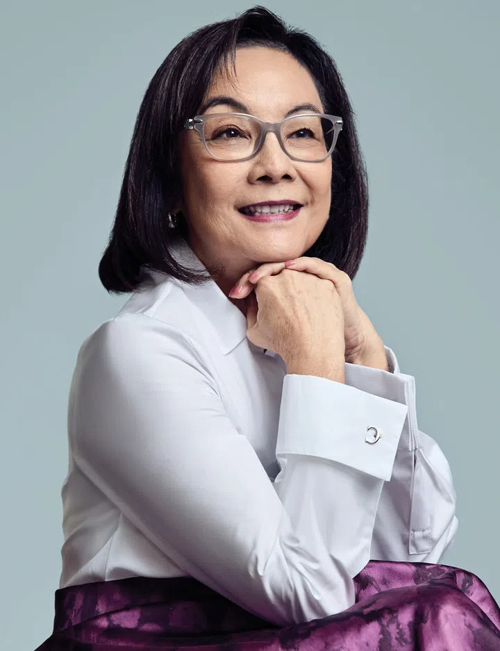 Carolina Herrera 衬衫$455，裙子$1,325 （图：《女友》拍摄）