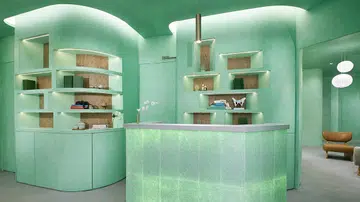 新加坡脸部、头部、美甲及各类美容护理