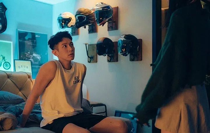 Lets Talk About Chu 爱爱内含光