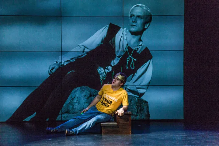 一群唐氏综合症表演者参演的《Hamlet》，以舞台倾诉他们的渴望与挫败，直面存在的意义与被看见的权利