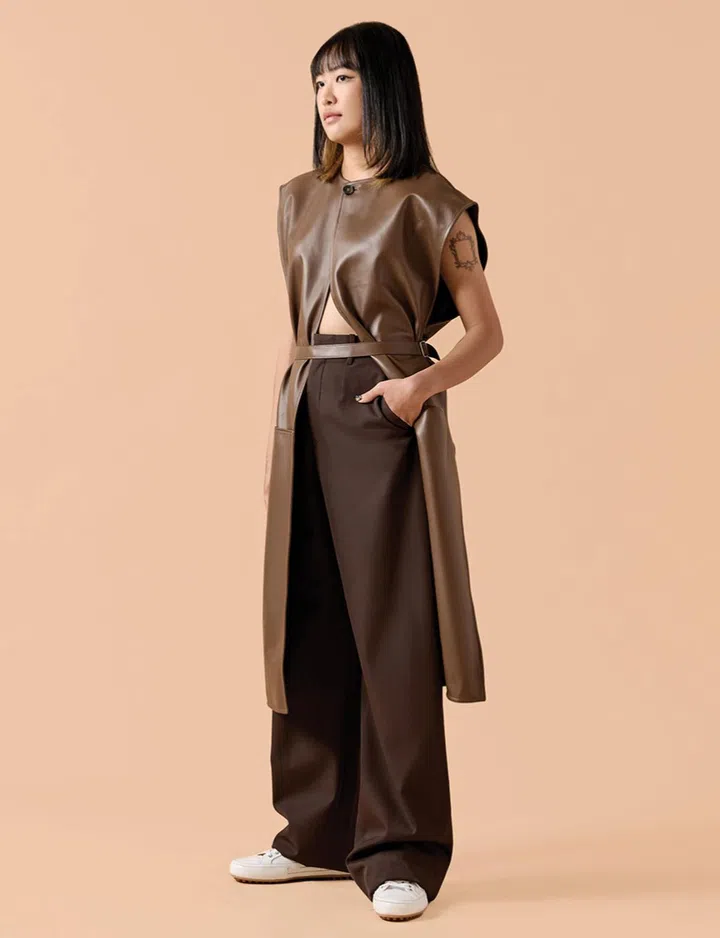 Tod’s 连衣裙 $6,090 长裤 $2,090 运动鞋 $1,450（图：《女友》拍摄）