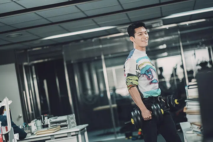Bad and Crazy wi ha jun 邪恶与疯狂 魏河俊