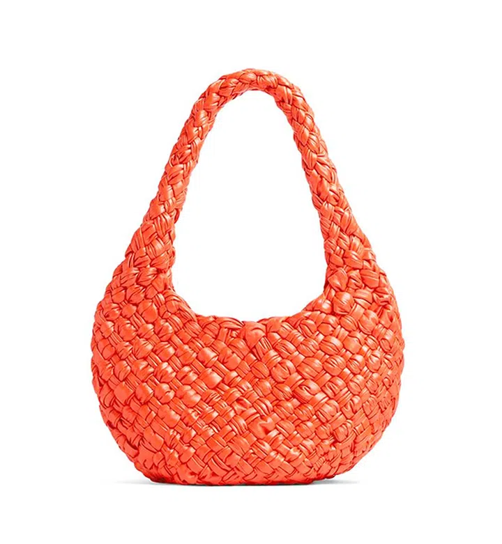 推荐：BOTTEGA VENETA Discovery皮革肩袋 $9,480