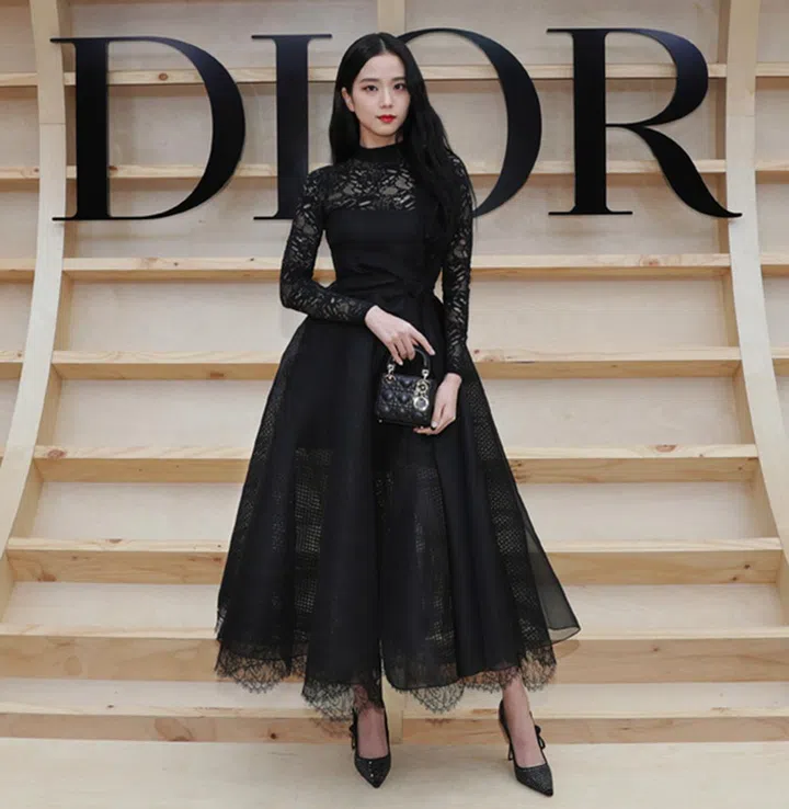 SEOUL, SOUTH KOREA - APRIL 30: Singer Jisoo attends the DIOR Show Prefall 2022 photocall at Ewha Women's University on April 30, 2022 in Seoul, South Korea. (Photo by Myunggu Han/Getty Images for Dior)