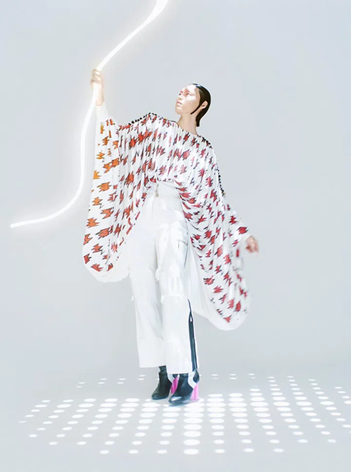Louis Vuitton Cruise 早春 2022 See You In Space Fashion Editorial Sponsorship Spread 4