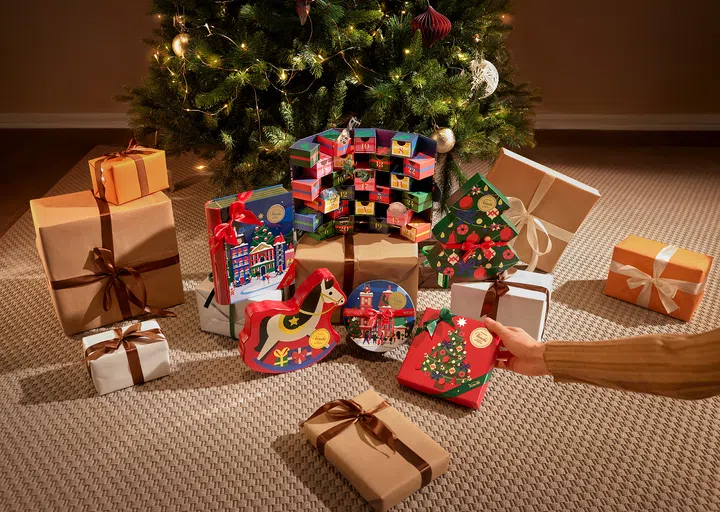 Venchi巧克力洋溢着意大利温情，包装是艺术插画的限量版珍藏。