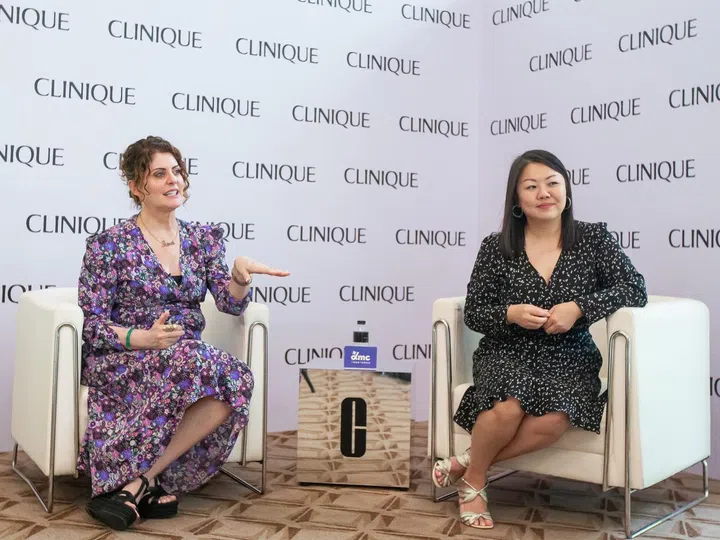 本月初，Clinique全球产品开发高级副总裁Janet Pardo（左）与Clinique全球护肤和化妆品产品开发副主席Ida Wong出席了一场媒体活动。
