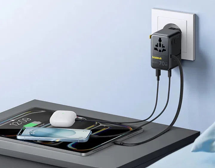 Baseus EnerCore CG11 Universal Travel Adapter转换插头 