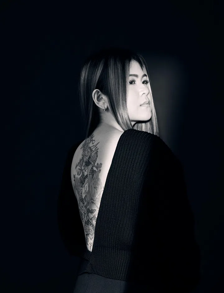 拥有巨型龙纹身的女孩CHARLOTTE LIM
