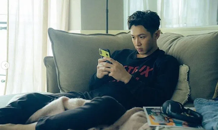 Lets Talk About Chu 爱爱内含光