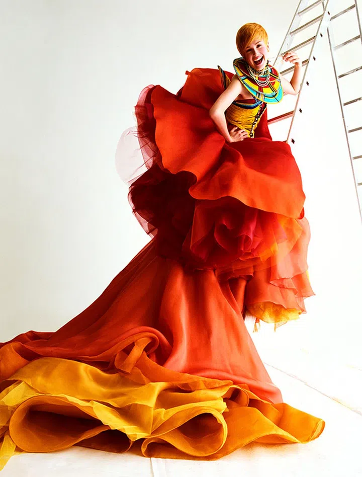 1997年春夏高定系列 (Michael Thompson, Vogue Paris, March 1997. ©Michael Thompson/Trunk Archive）