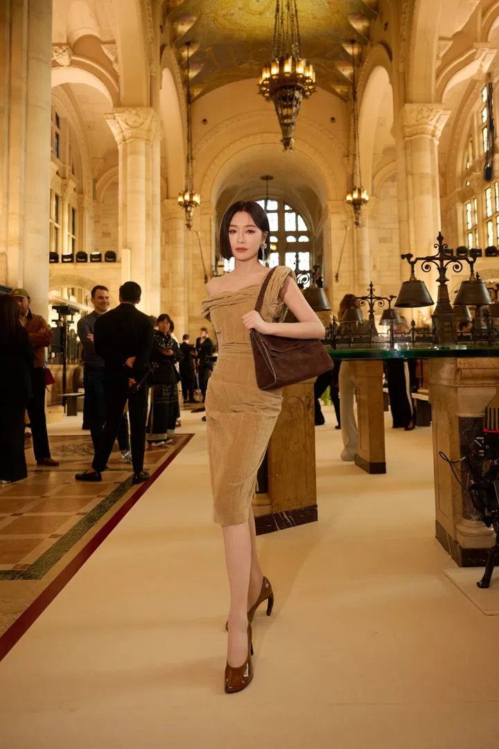 中国女星秦岚出席Tory Burch 2026春夏系列时装秀