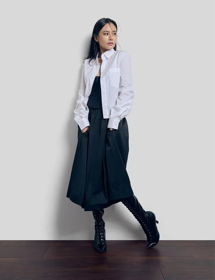 Marni上衣$1,080，长裙$1,450 Charles & Keith靴子$129（图：《女友》拍摄）