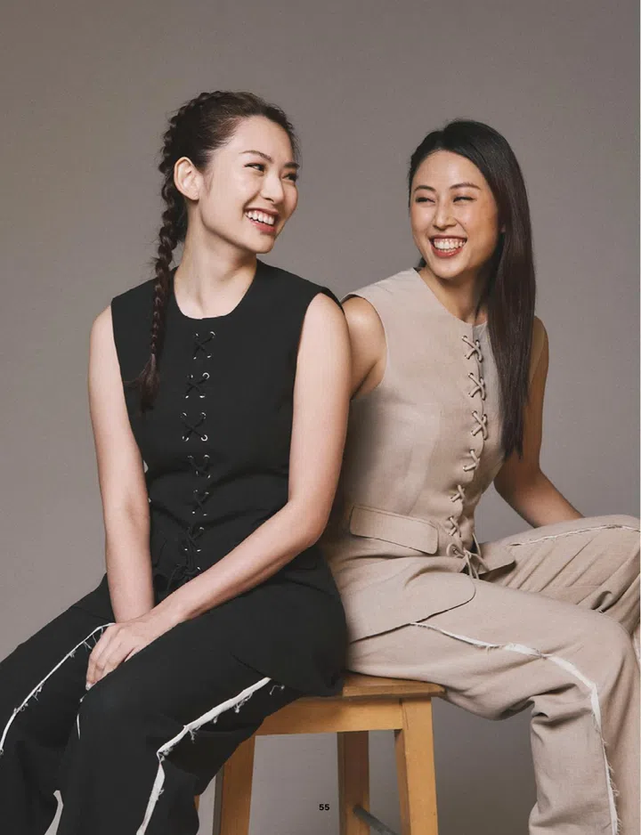 (左起: Zoanne and Michelle) RYE 上衣 $189 、长裤 $199