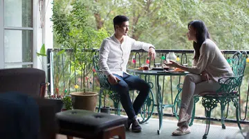 相比肉体出轨，精神出轨更隐蔽，也更难界定。（图：Eternity in an Instant/Stone/Getty Images）